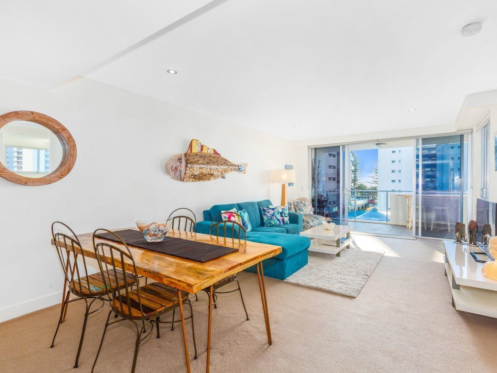 Eden Apartments Unit 501 Modern 2 bedroom apartment easy walk to Greenmount Beach and Rainbow Bay