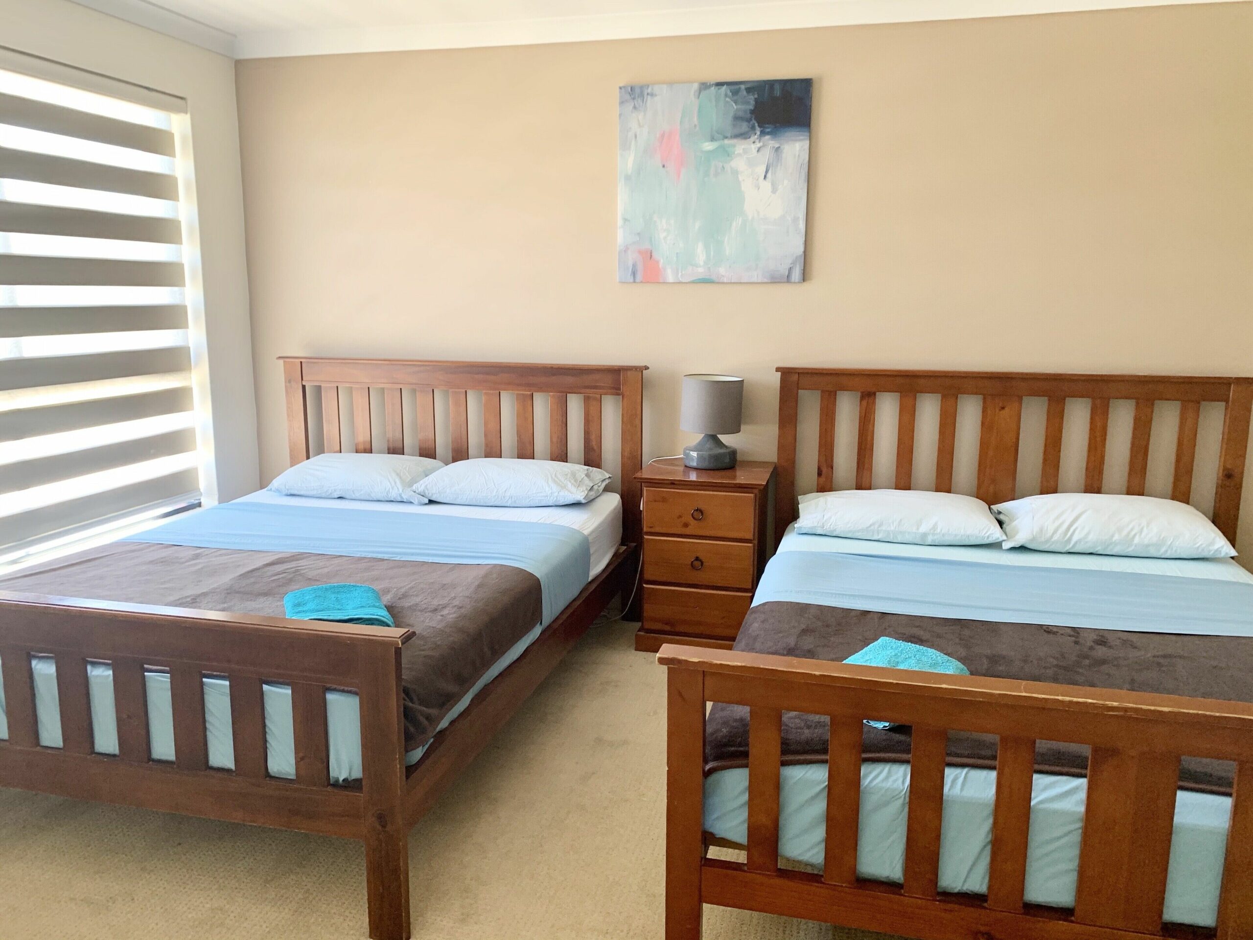 Cannington Home Accommodation House 2 (4 bedrooms & 2 bathrooms)