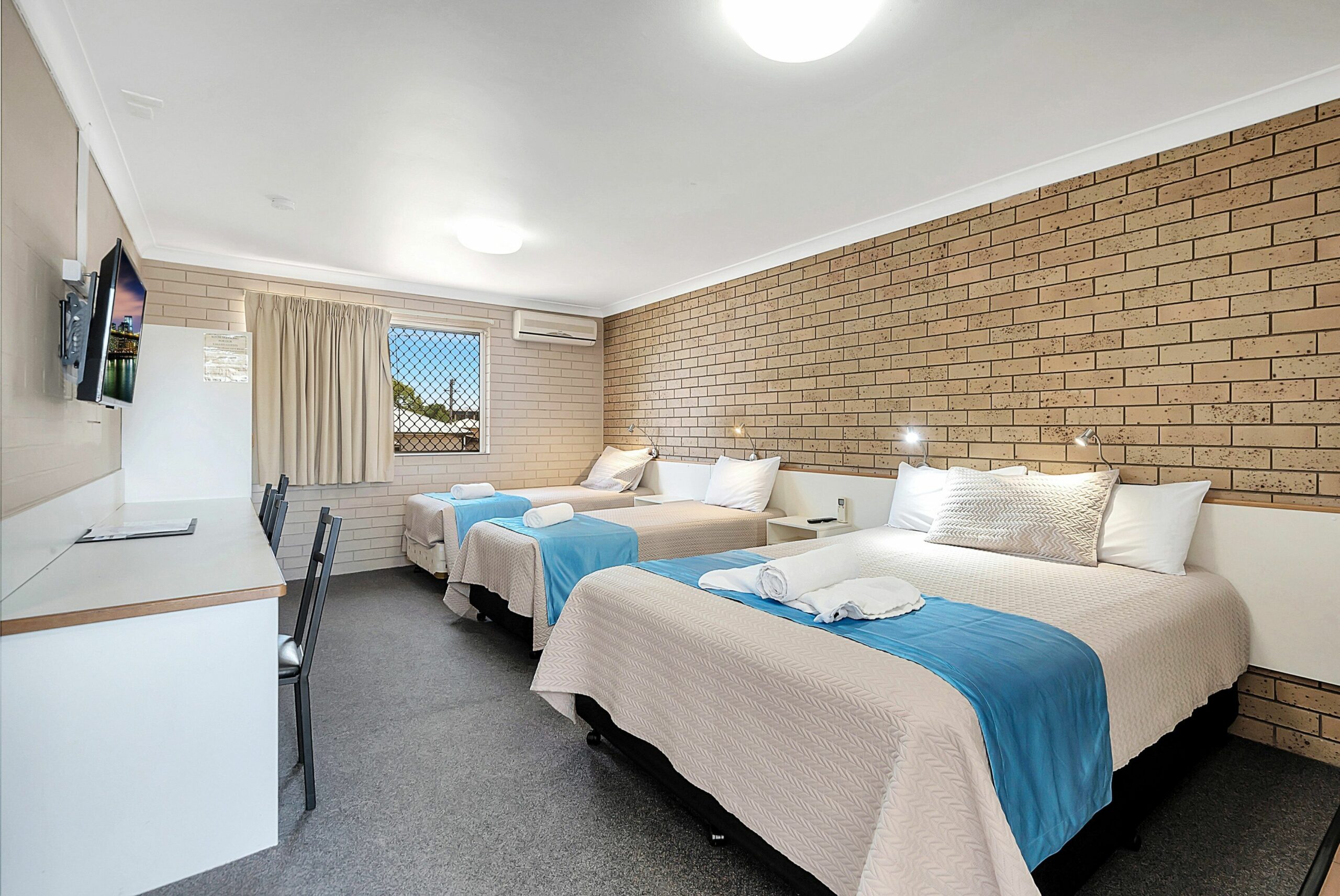 Centrally Located Triple Share Room