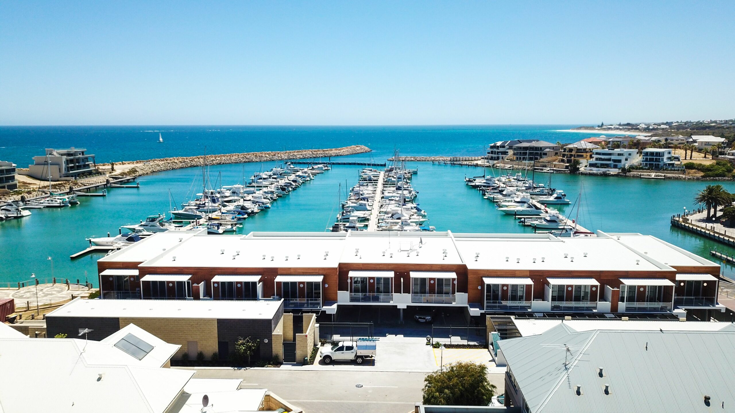 Mariner's Cove: Luxury Mindarie Waterfront Apartment