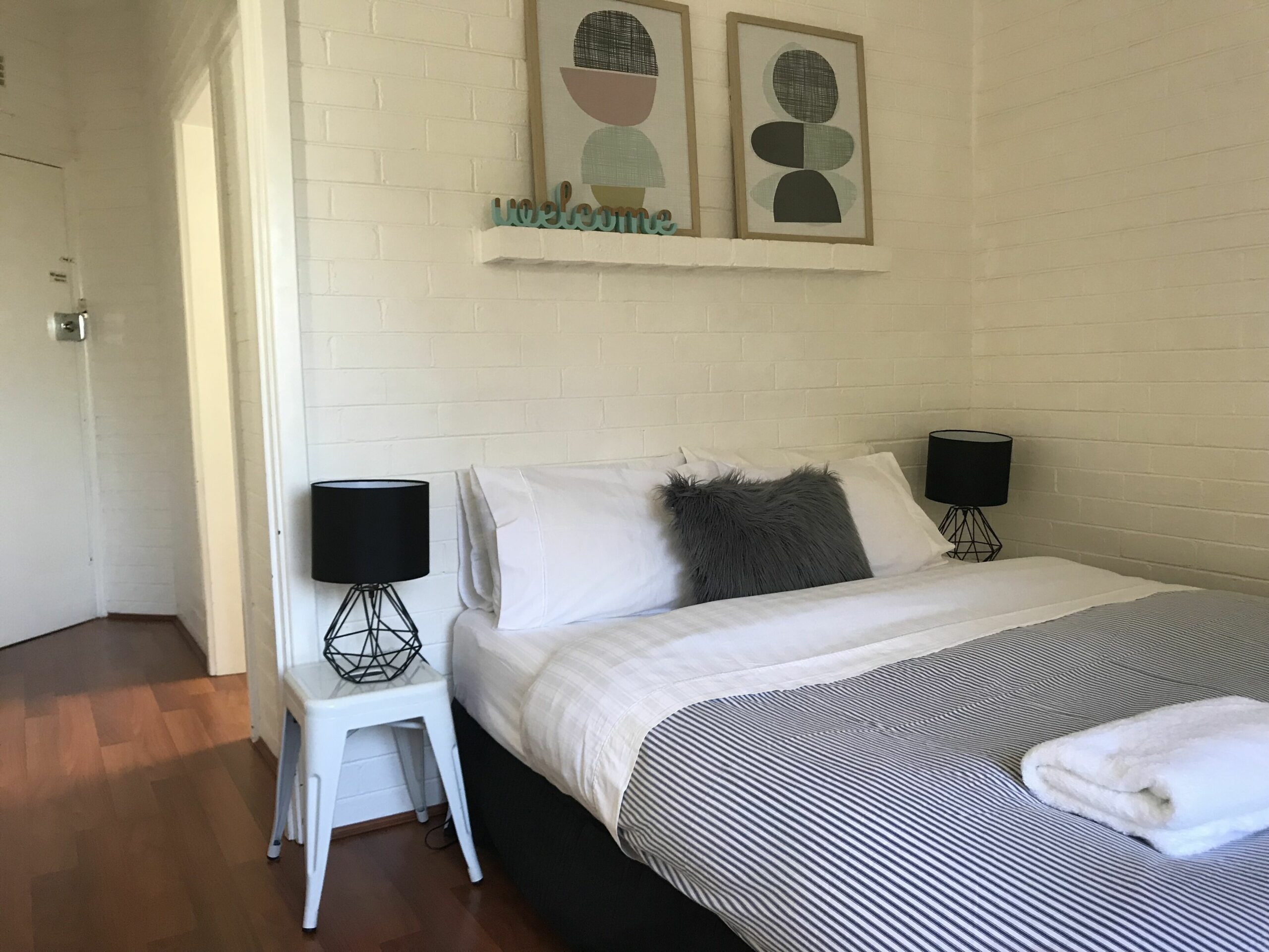 M106 Studio in the City Near Kings Park Free bus Zone