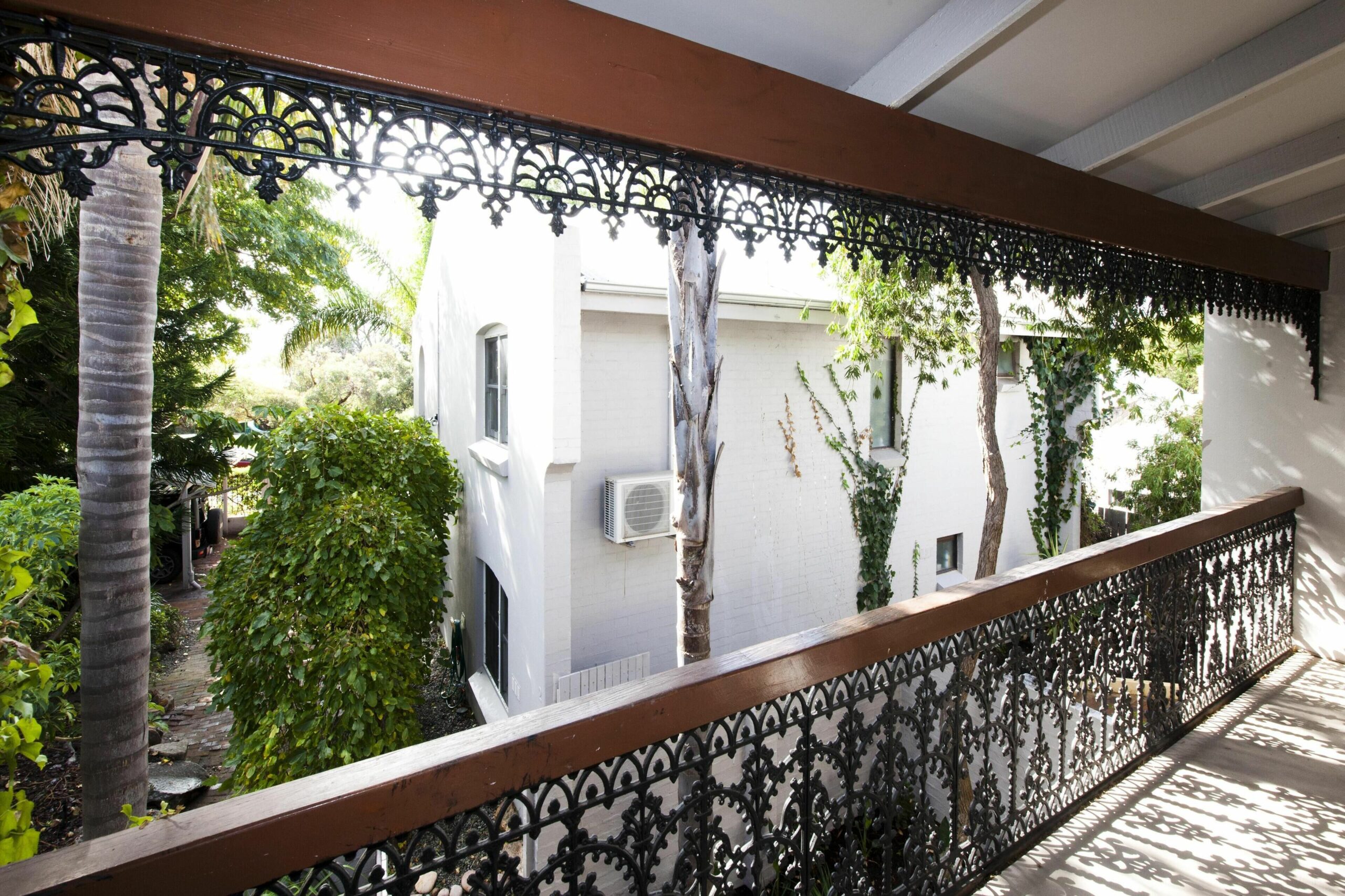 Stylish Subiaco Terrace Accommodation - 3 Bedrooms, Central Location