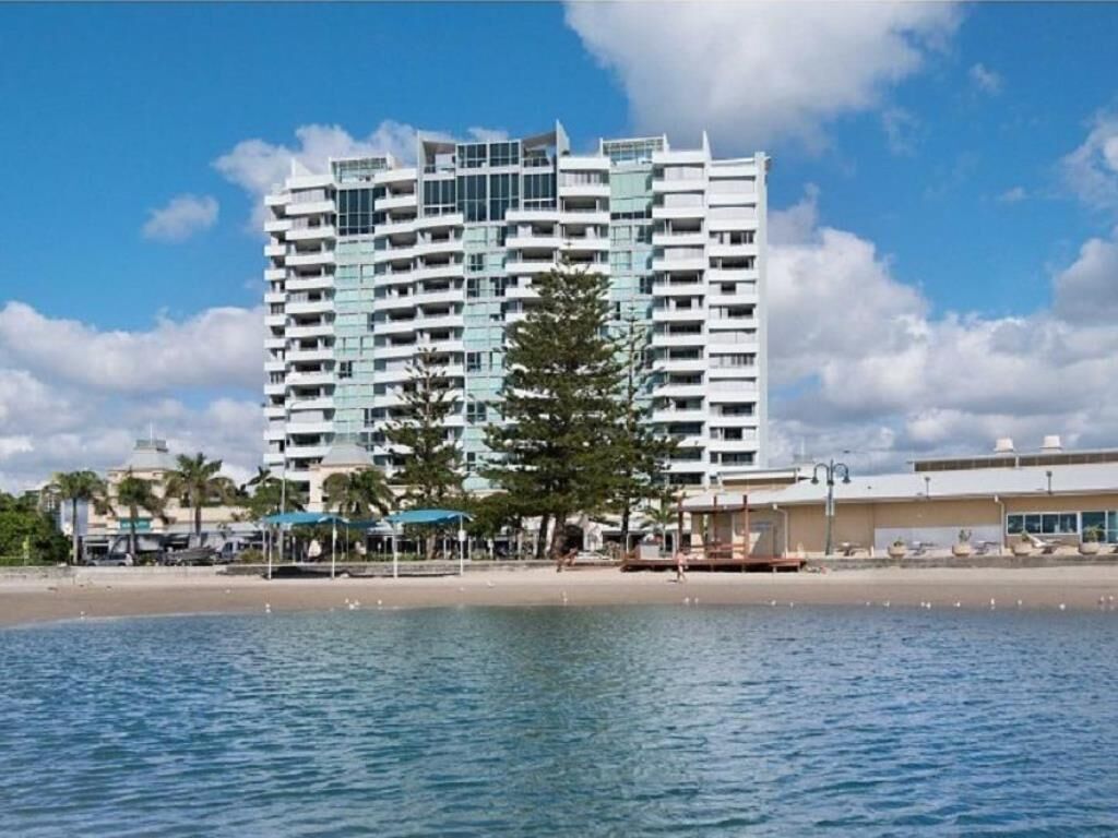 Grand Hotel Gold Coast Ocean View Apartment by owner