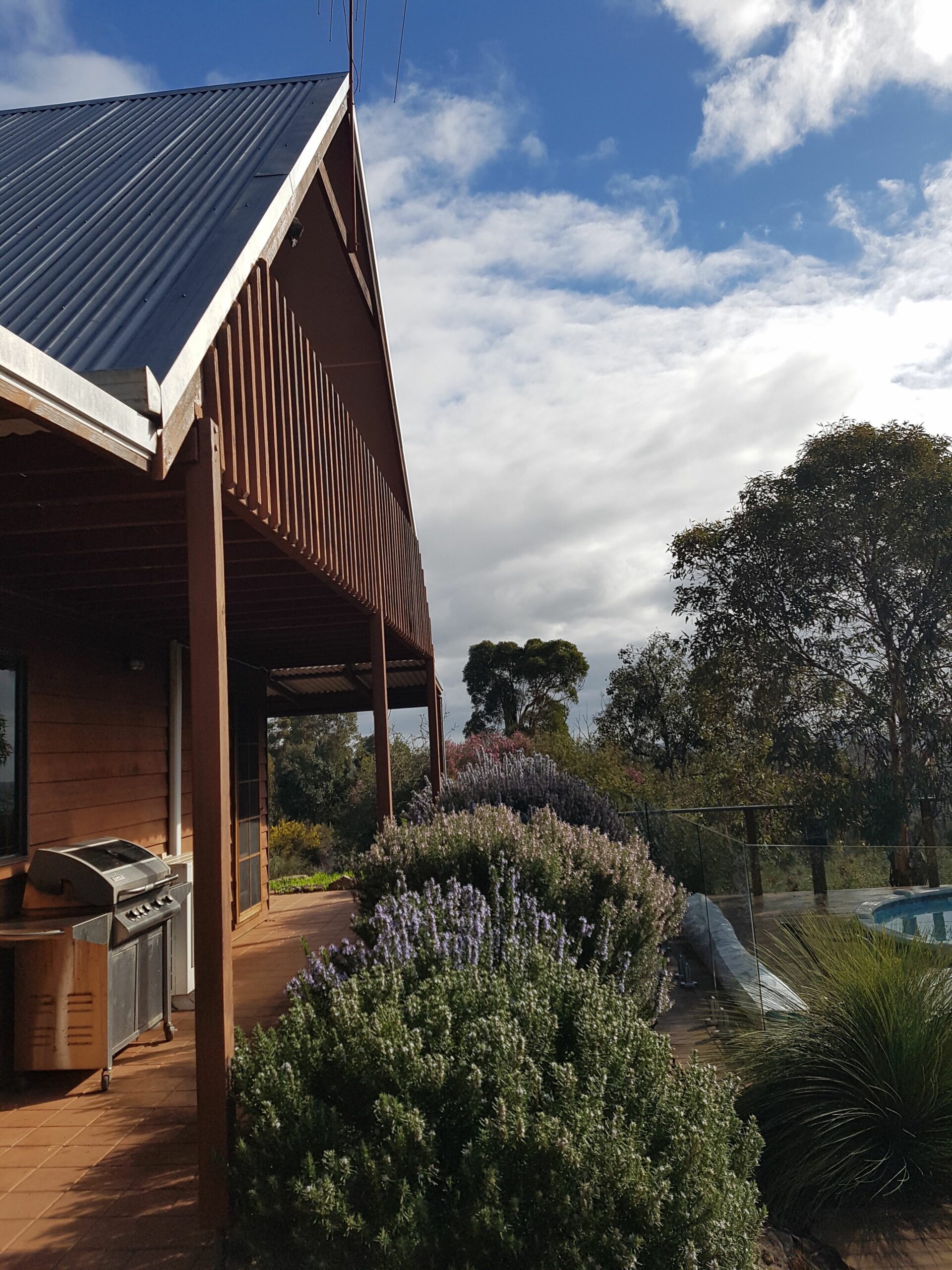 Carnaby Lodge - beautiful views of the Avon Valley