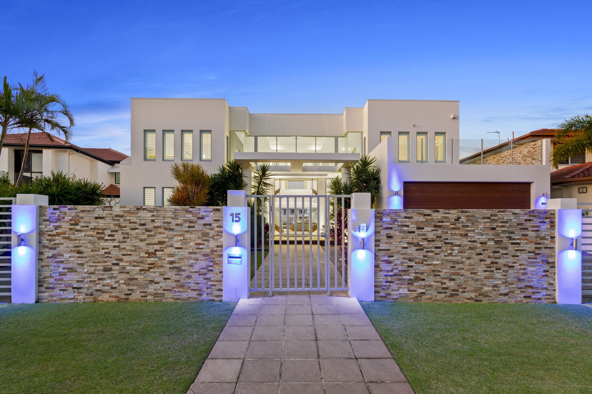 The White House GC Waterfront Home Cinema Jacuzzi Heated Pool