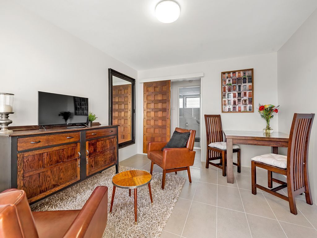 The Perfect Pad ~ 1bed/1bath ~ Annerley