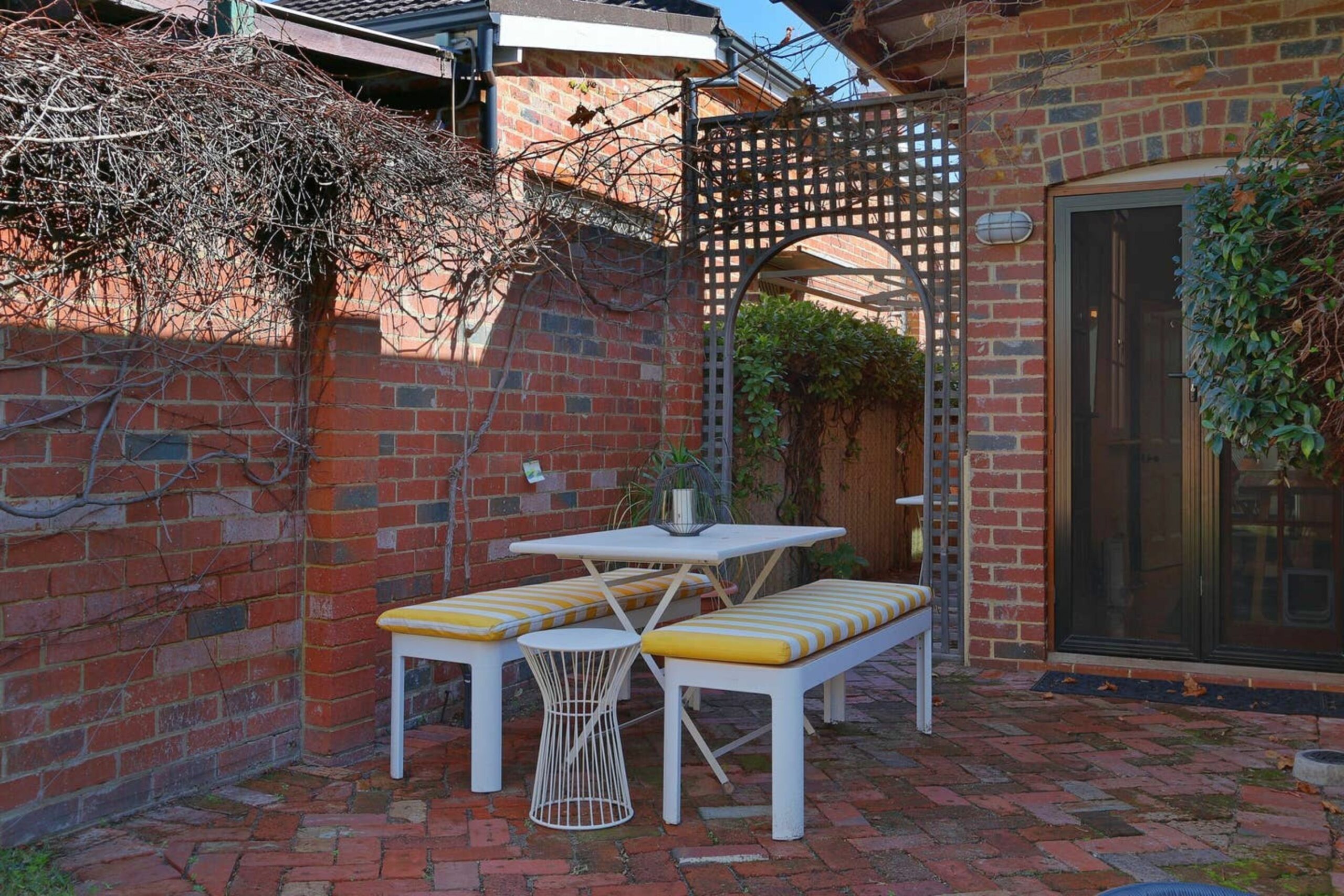 Designer 2 Bedroom House With Garden in Northbridge