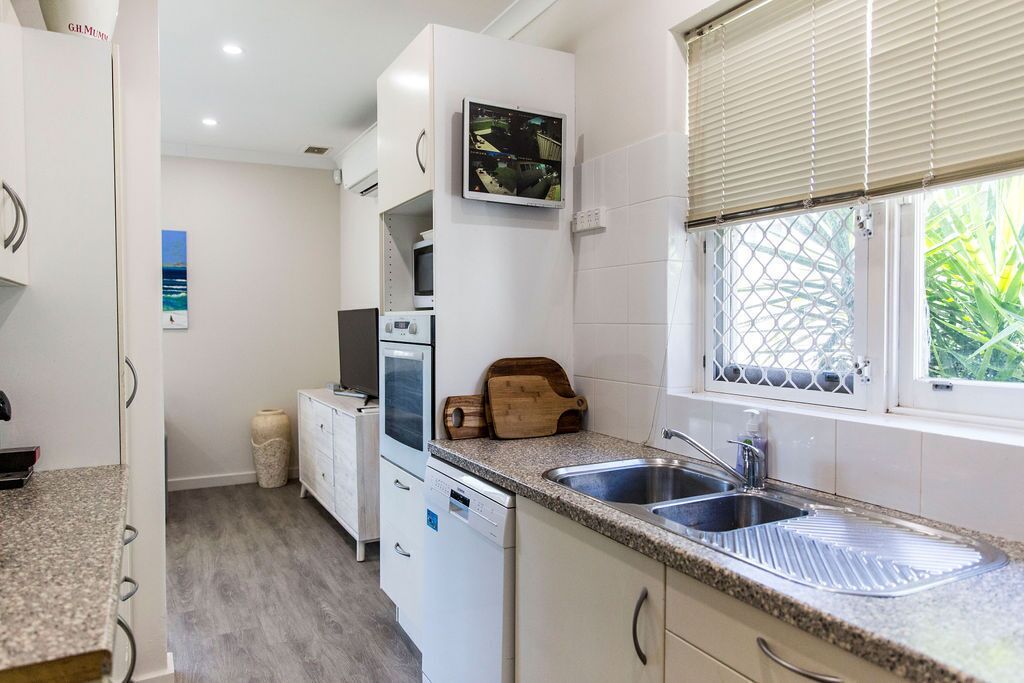 Location! Location! 1 min to Cottesloe Beach