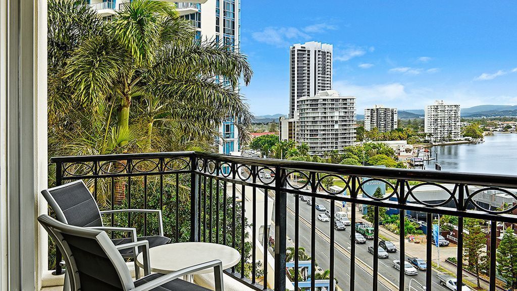 Chevron Towers Surfers Paradise Apartment