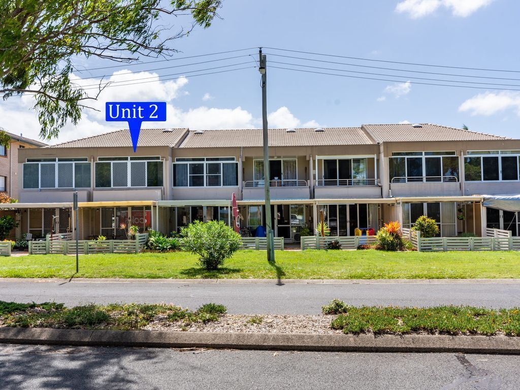 Stay and Play on the Esplanade at Banksia Beach