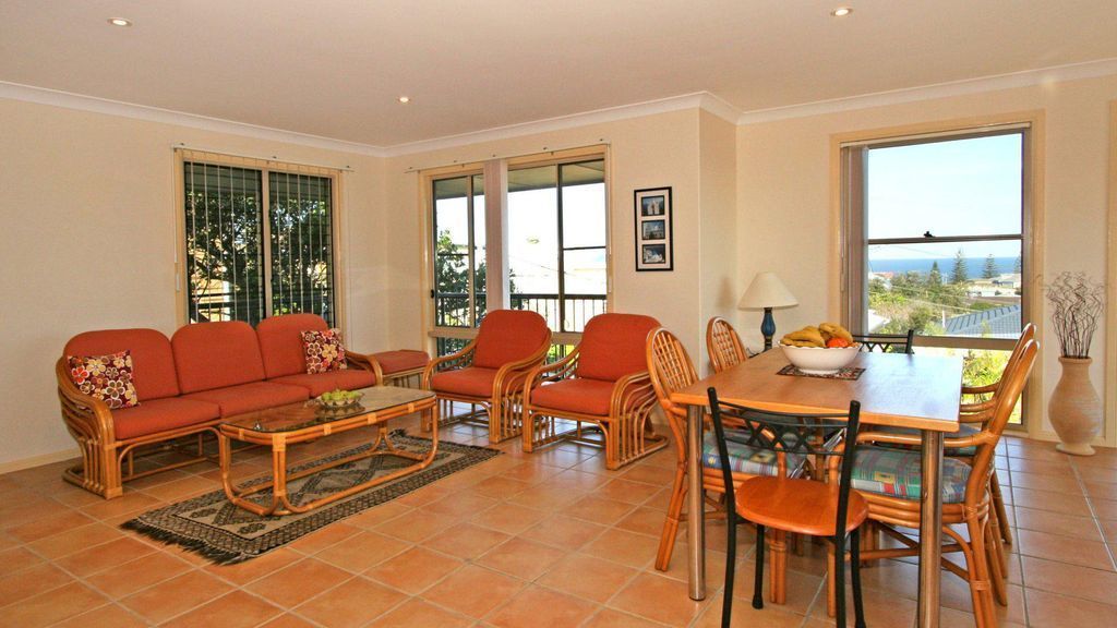 Phoenix Terrace - Large Townhouse in Yamba