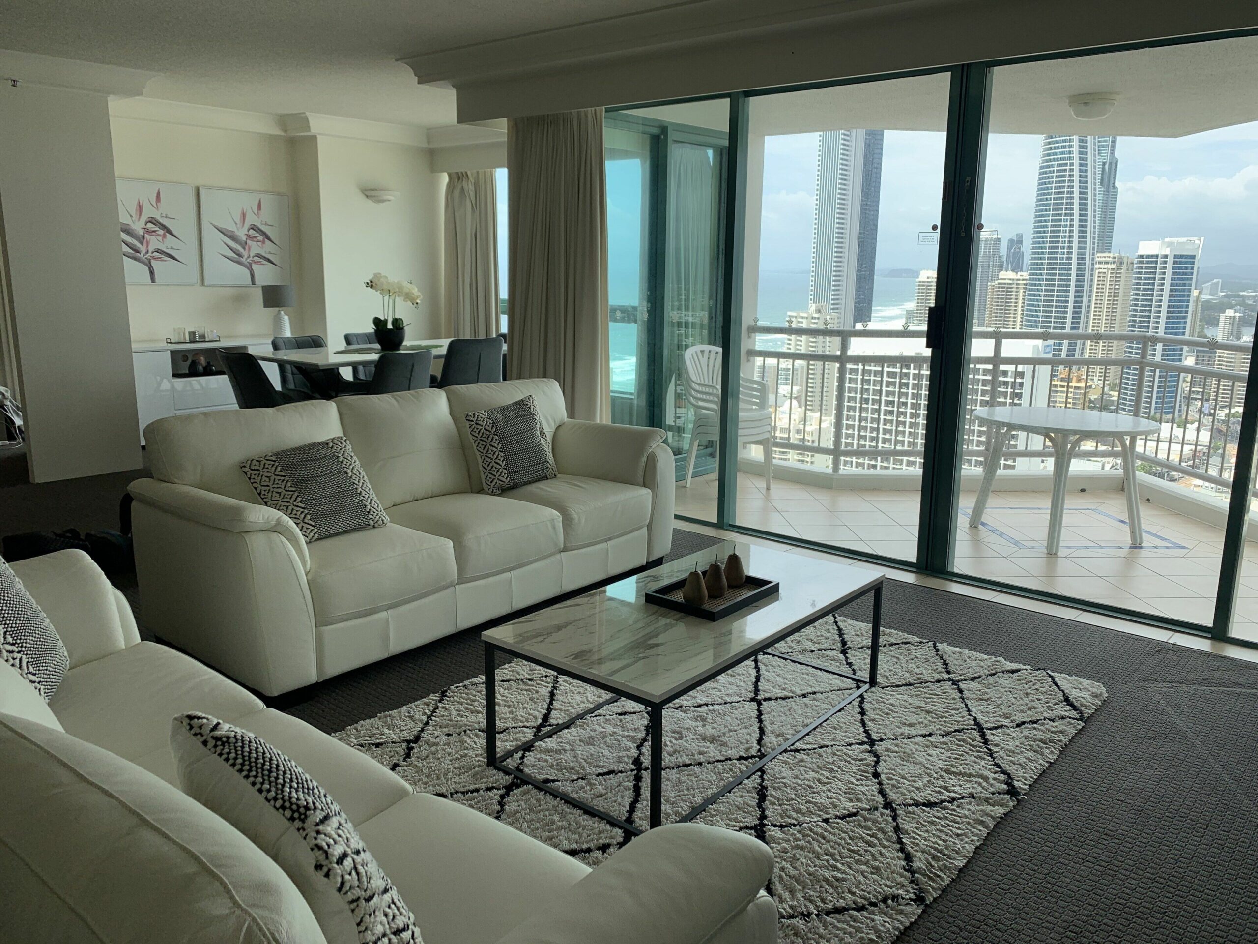 Stunning Ocean Views 33rd Floor Apartment