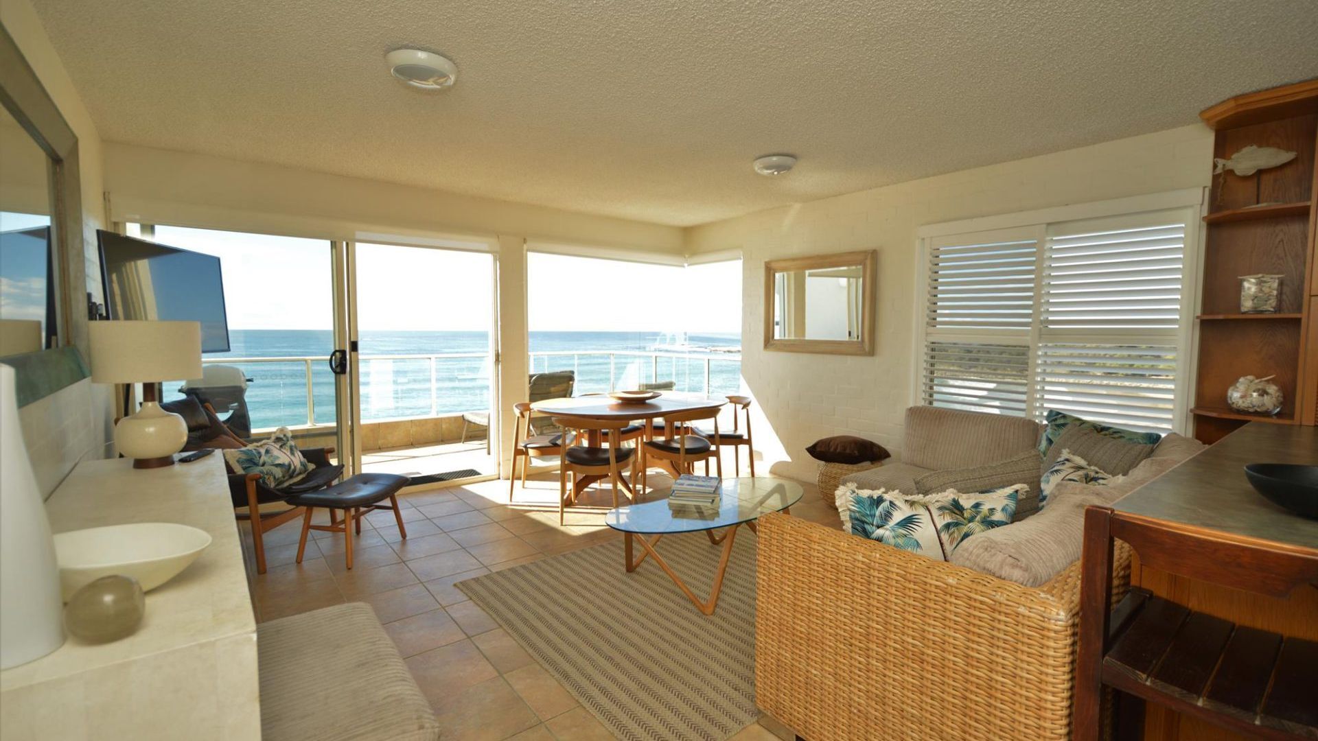 Suncrest unit 4, Absolute Oceanfront, Yamba