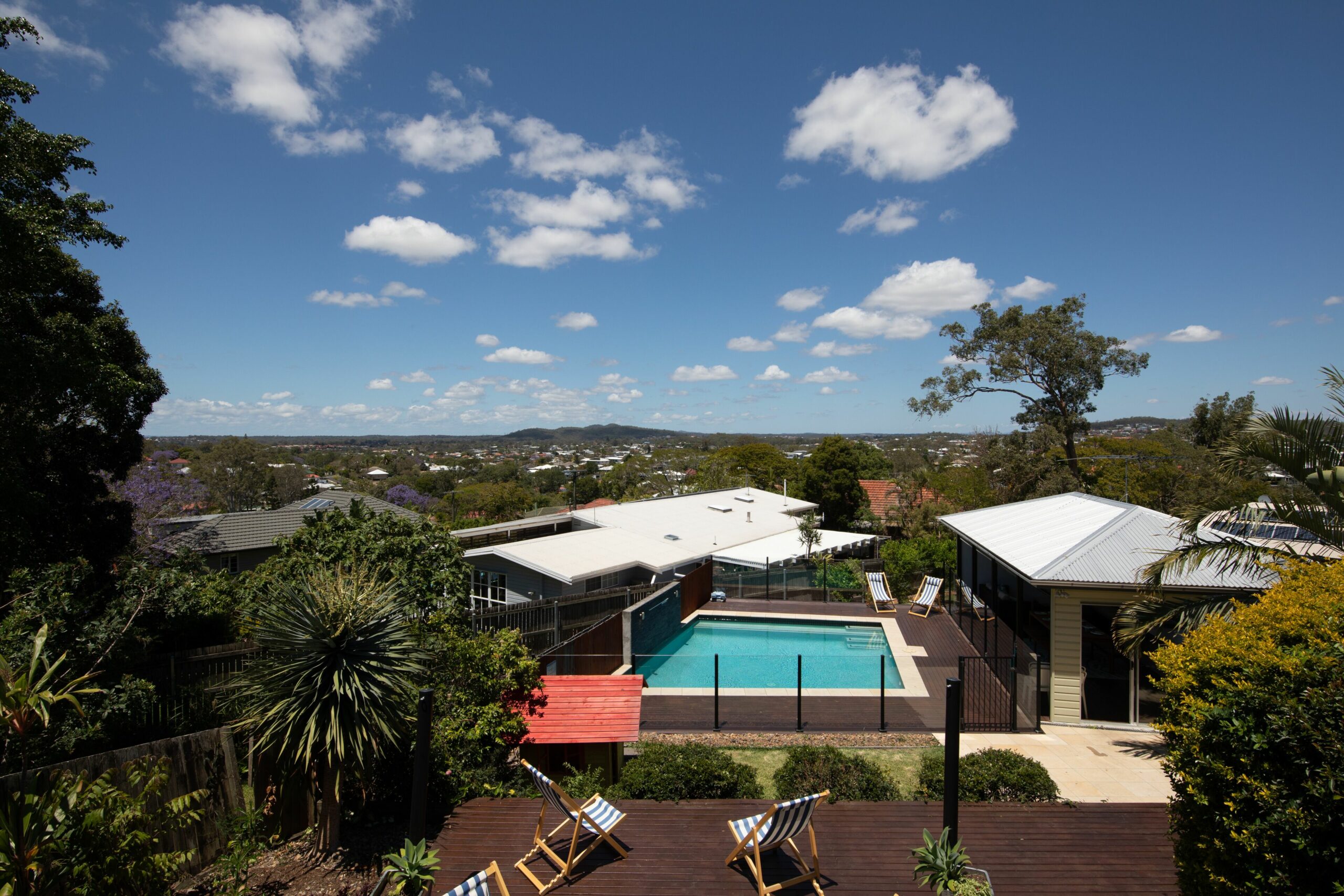 Relaxing Holiday Retreat with Pool and Views