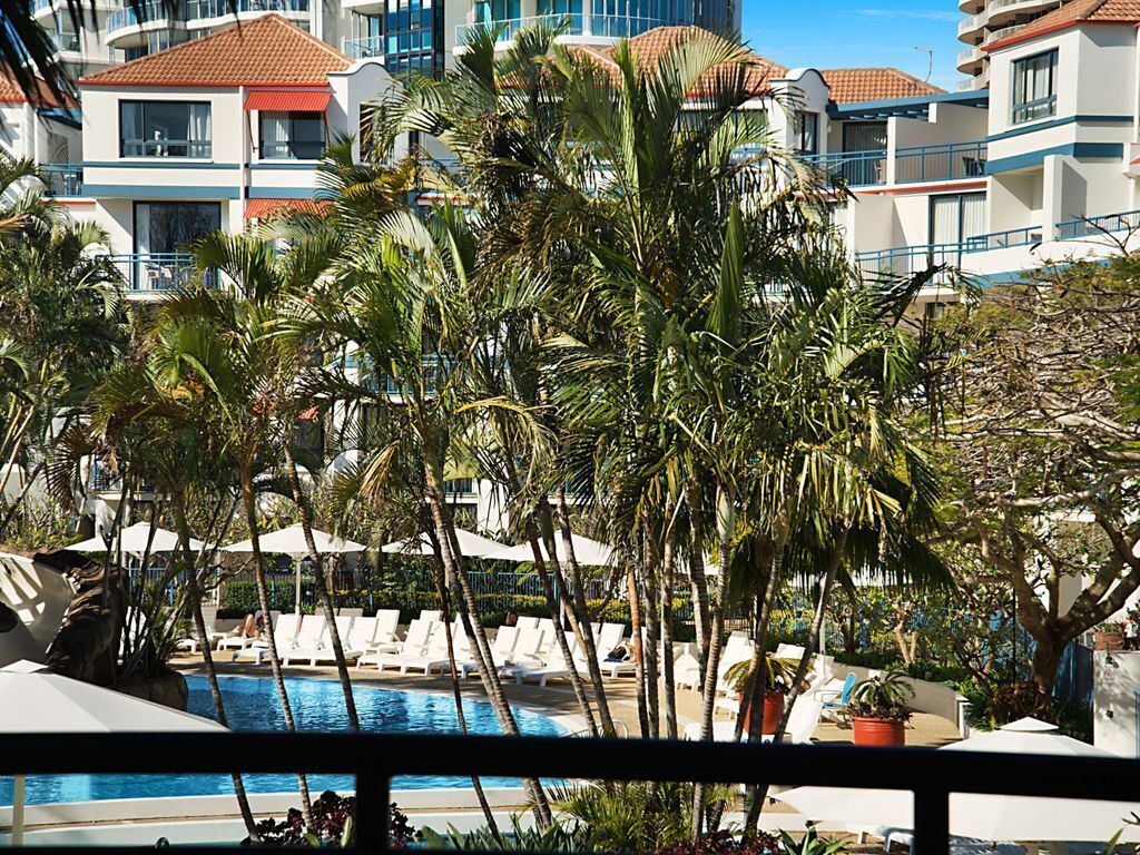 Calypso Plaza Resort Unit 217 One bedroom apartment in resort style complex Beachfront Coolangatta