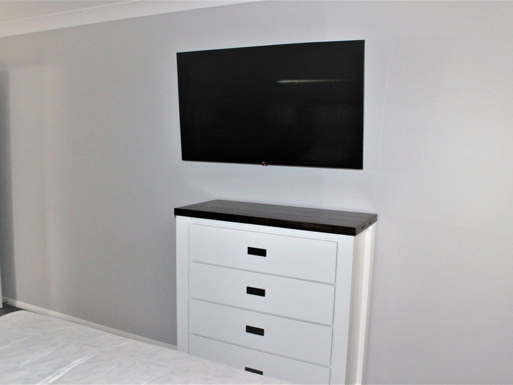 Michael's Place: Brand new Unit Close to Uni & CBD