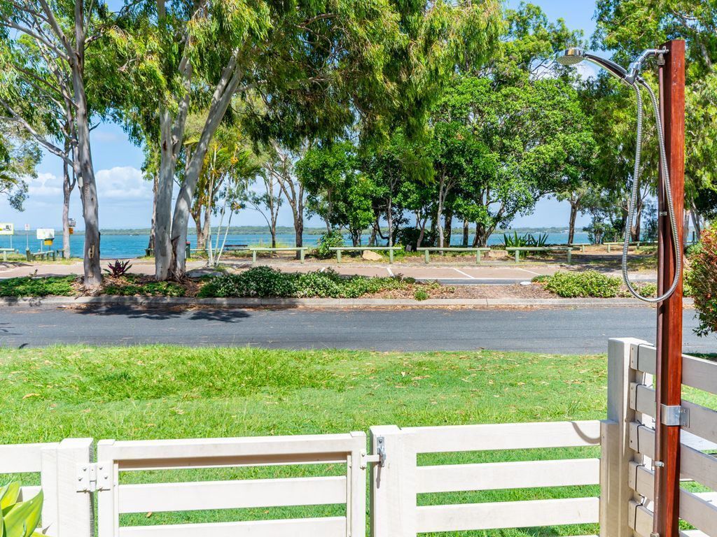 Stay and Play on the Esplanade at Banksia Beach