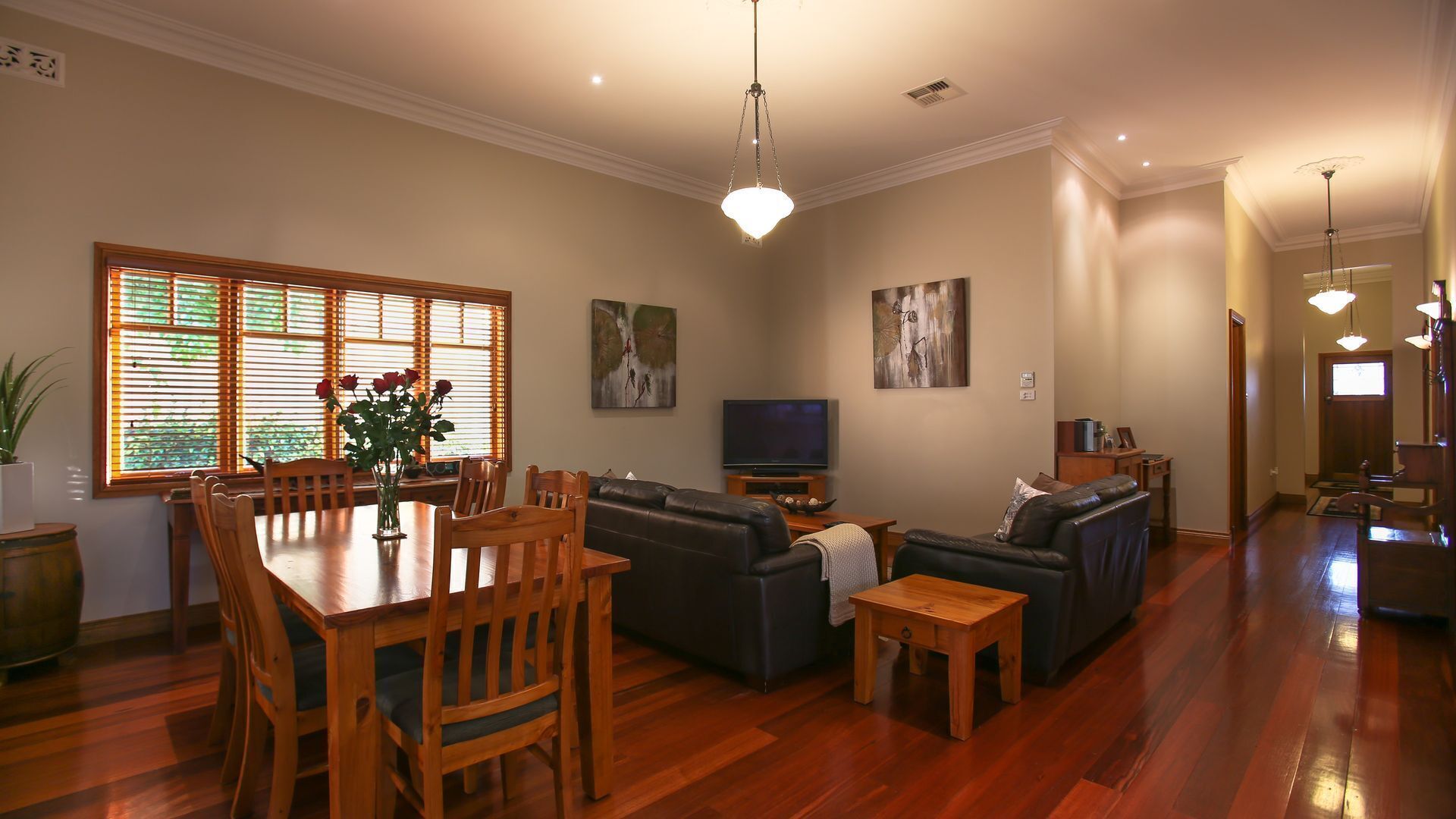 Central Perth Short Stay - Suits Families and Close to Cafe Strip