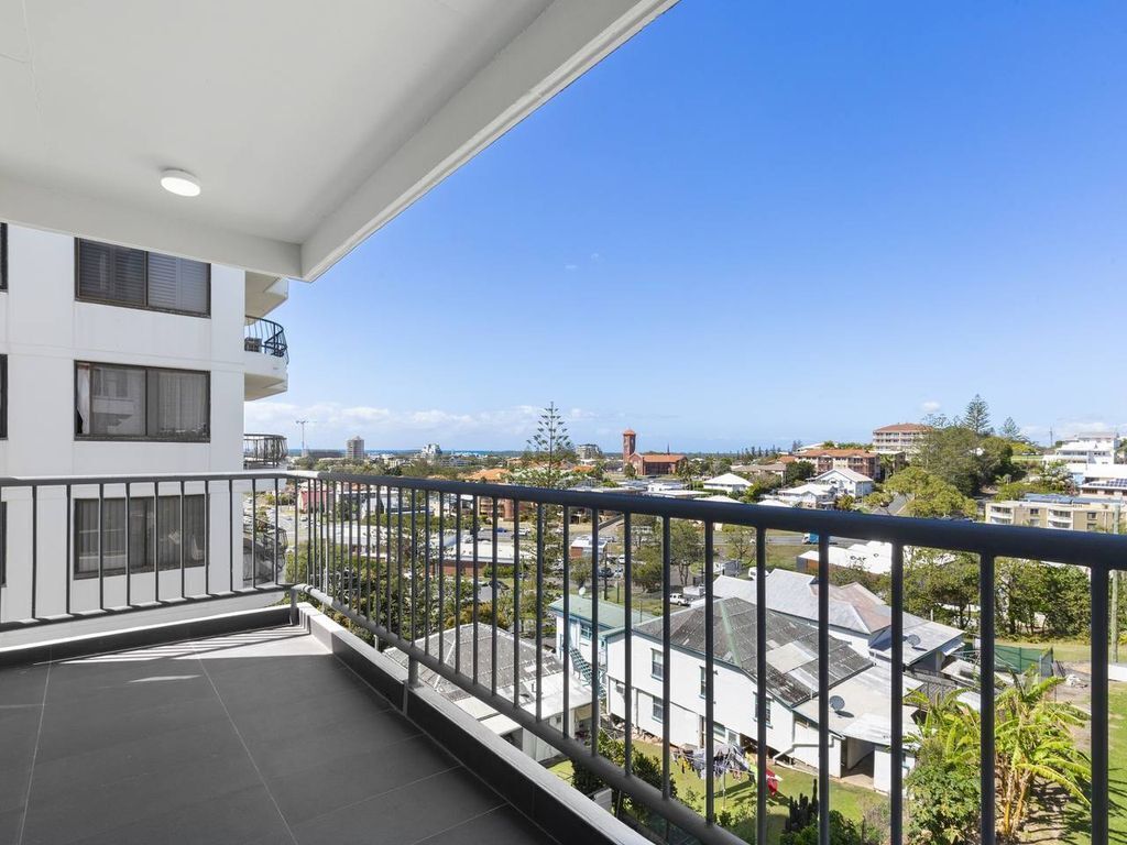 Literally Footsteps Down TO Kirra Beach 2BR Fully Renovated Apartment Freee