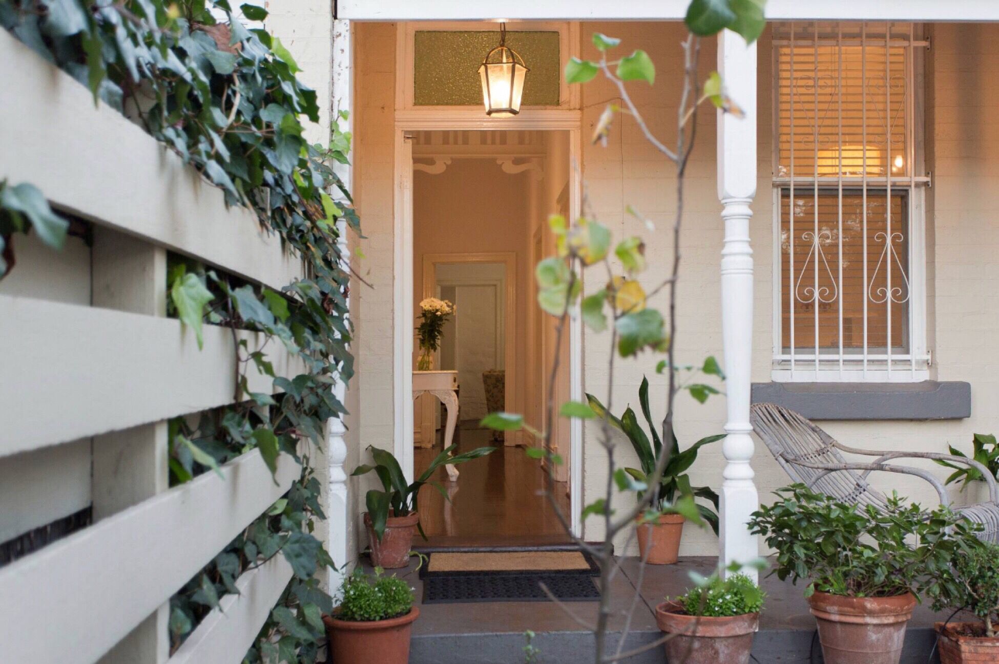 Gorgeous Central Subiaco Cottage - Walk to Kings Park, Cafes, Restaurants, Train