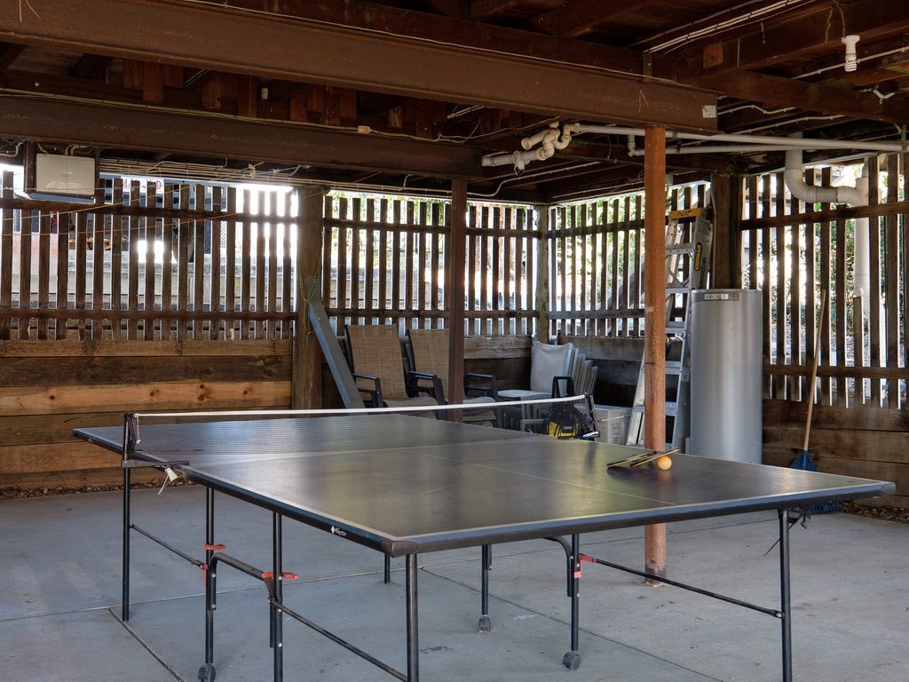 Fantastic Base for Business Meetings, Dinner Parties or Family get Together!