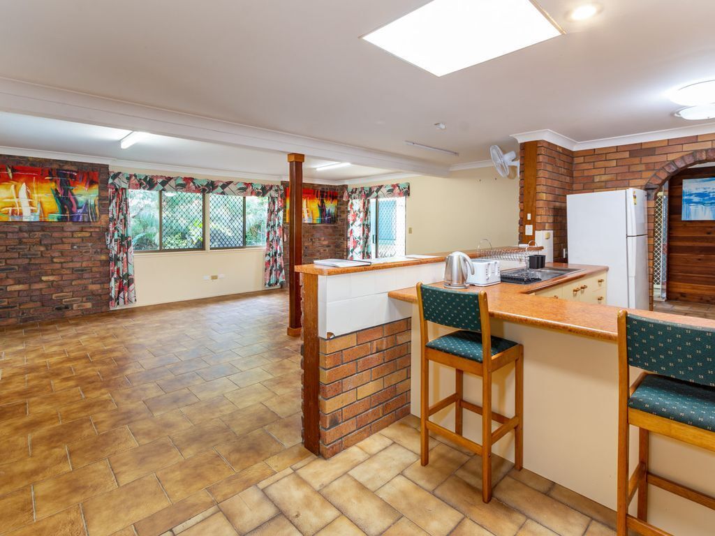 Banksia Gem One Street Back From Waterfront