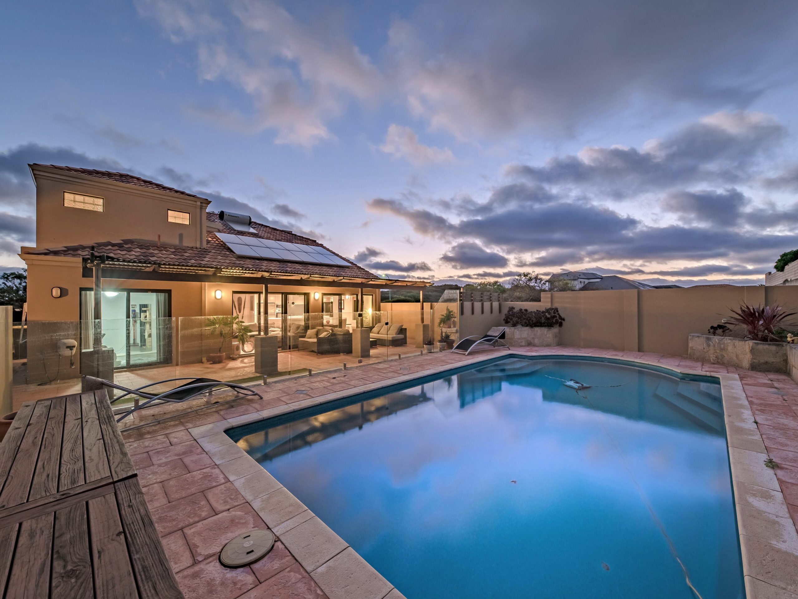 Villa opposite beautiful Yanchep beach with large swimming pool