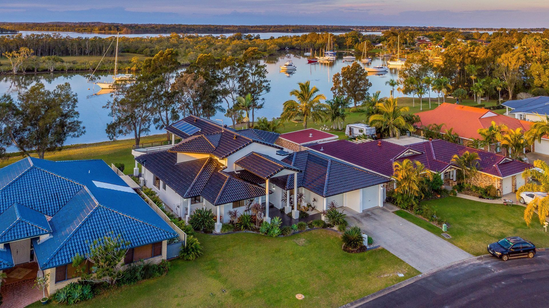 Taroona, Substantial House on the Banks of the River, Yamba