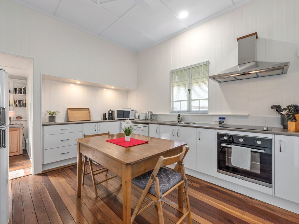 Classic Queenslander ~ 2 Bed / 2 Bath / 2 Car / Pool ~ Toowong