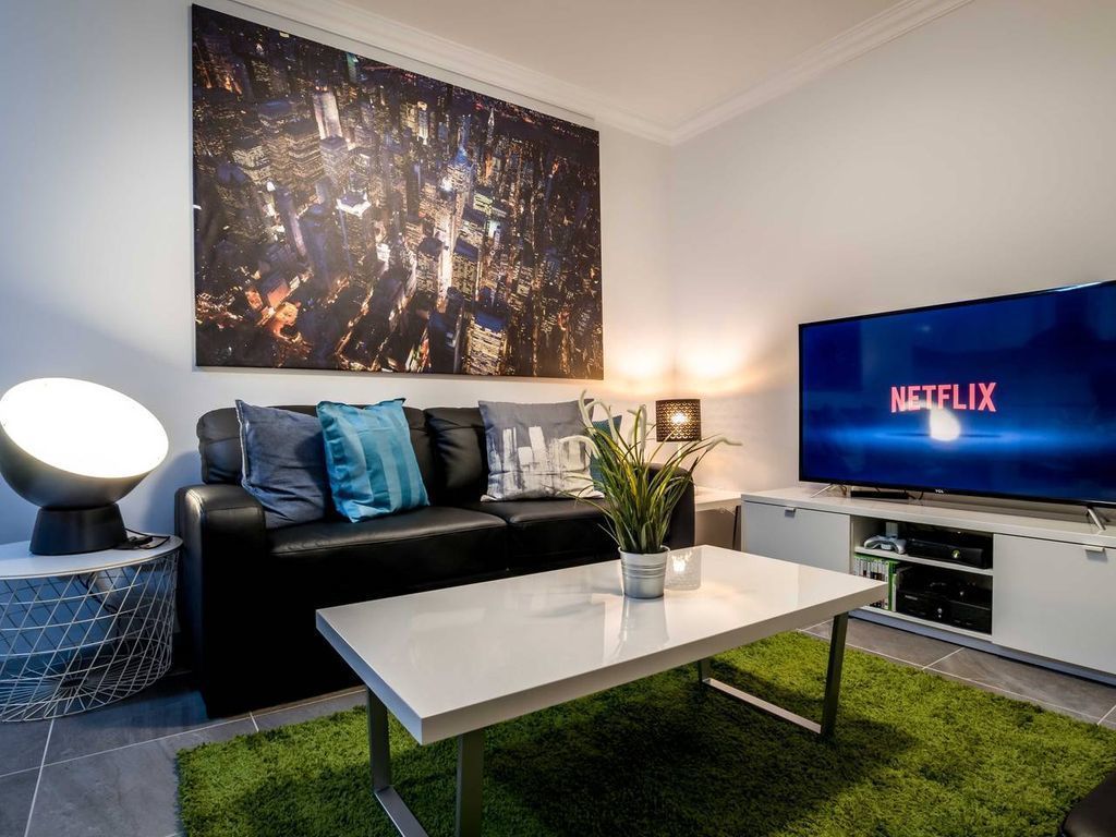 ⚡️VIP Stays NYC Styled Apt near PERTH CBD  Now