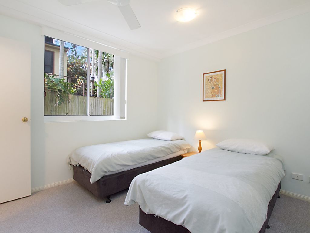 Classique Unit 3 Only one street from the beach in Rainbow Bay Coolangatta