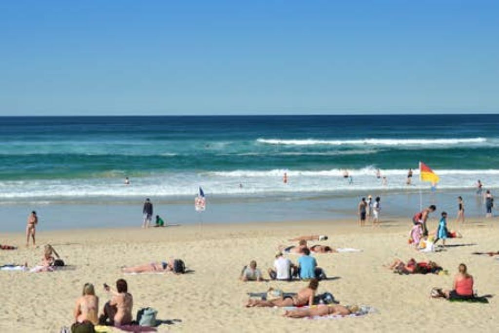 Funky Beach House on the Best Beach on Gold Coast