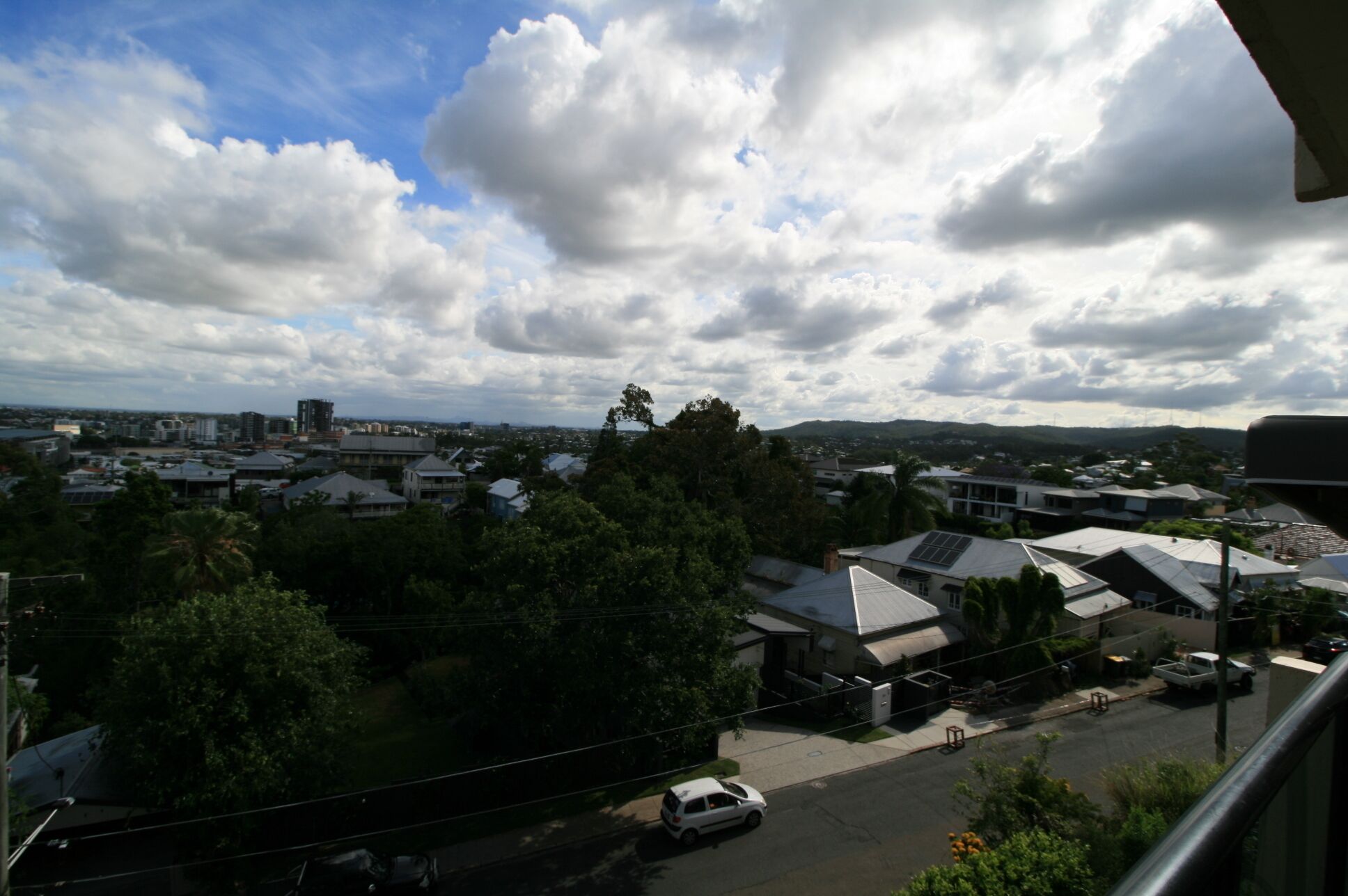 Walk to QUT or Suncorp stadium or enjoy the view