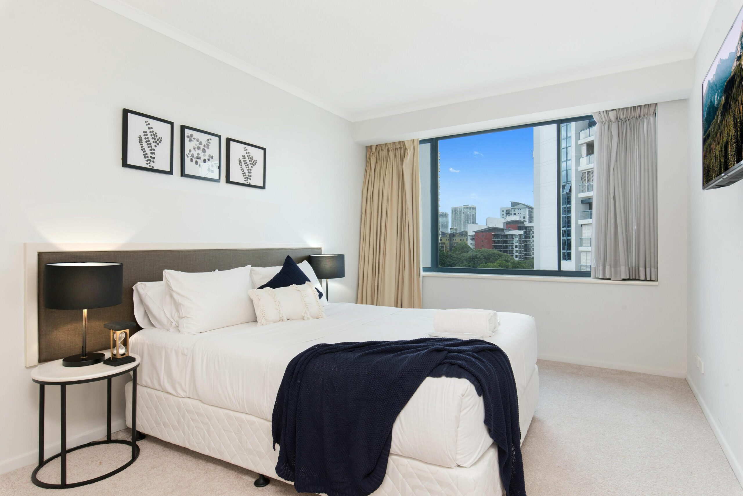 Urban 2 Bedroom Riverside Suite I The Point