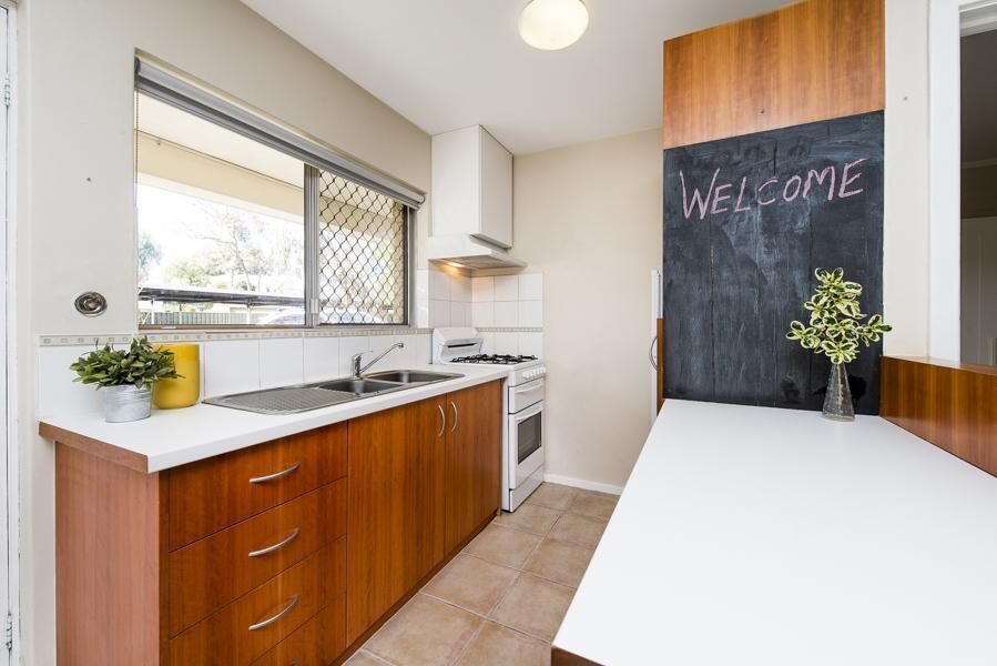 Groovy Central Ground Floor Apartment