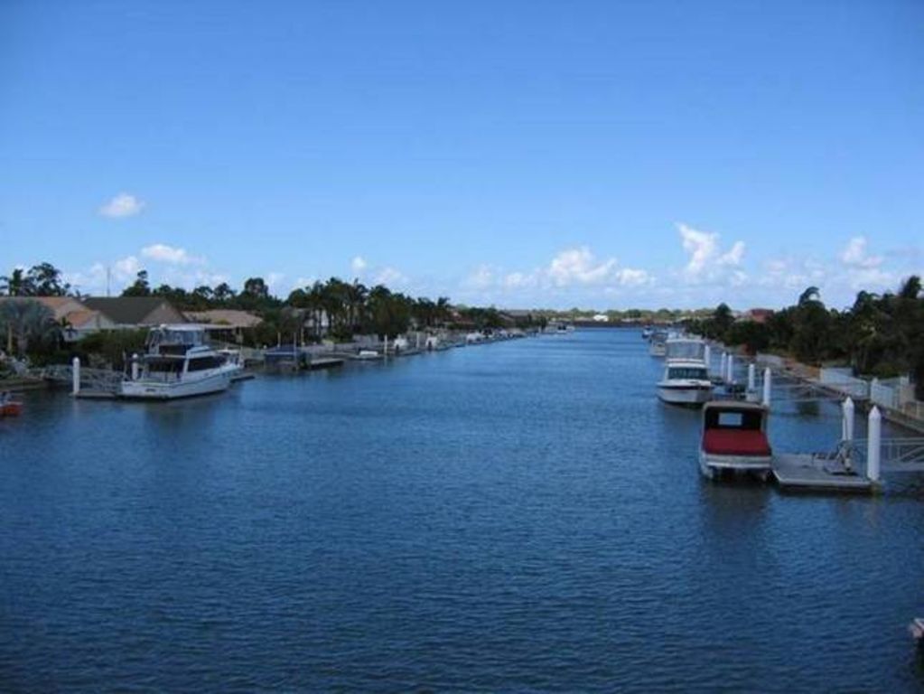 Boathound Pacific Harbour Bribie Island