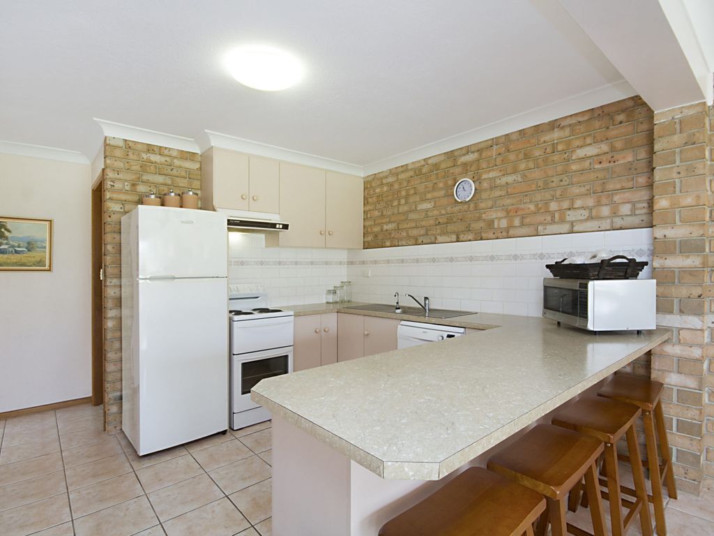 Tumut Unit 1- Great location easy walk to beaches and Twin Towns RSL