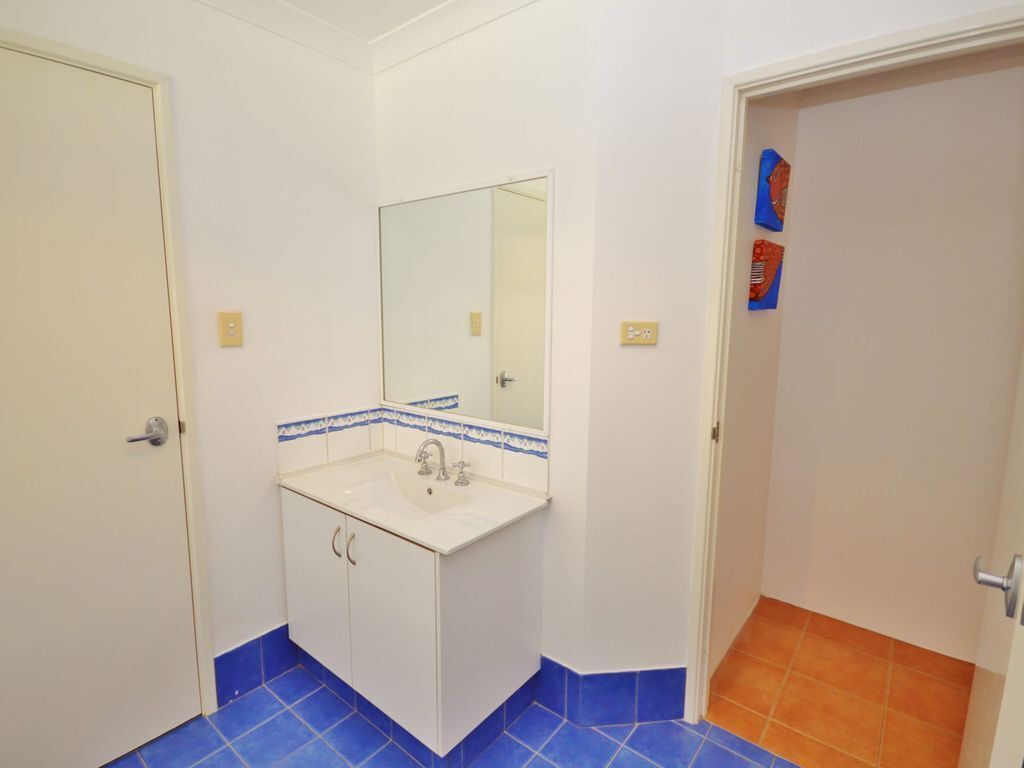 Only 5 Mins From Blue Holes Beach + Bonus Free Wifi is Available