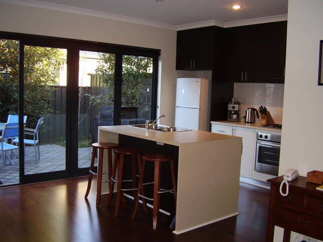 Mosman Park Stylish Townhouse - Near Glyde St-150m to Coles Supermarket & train