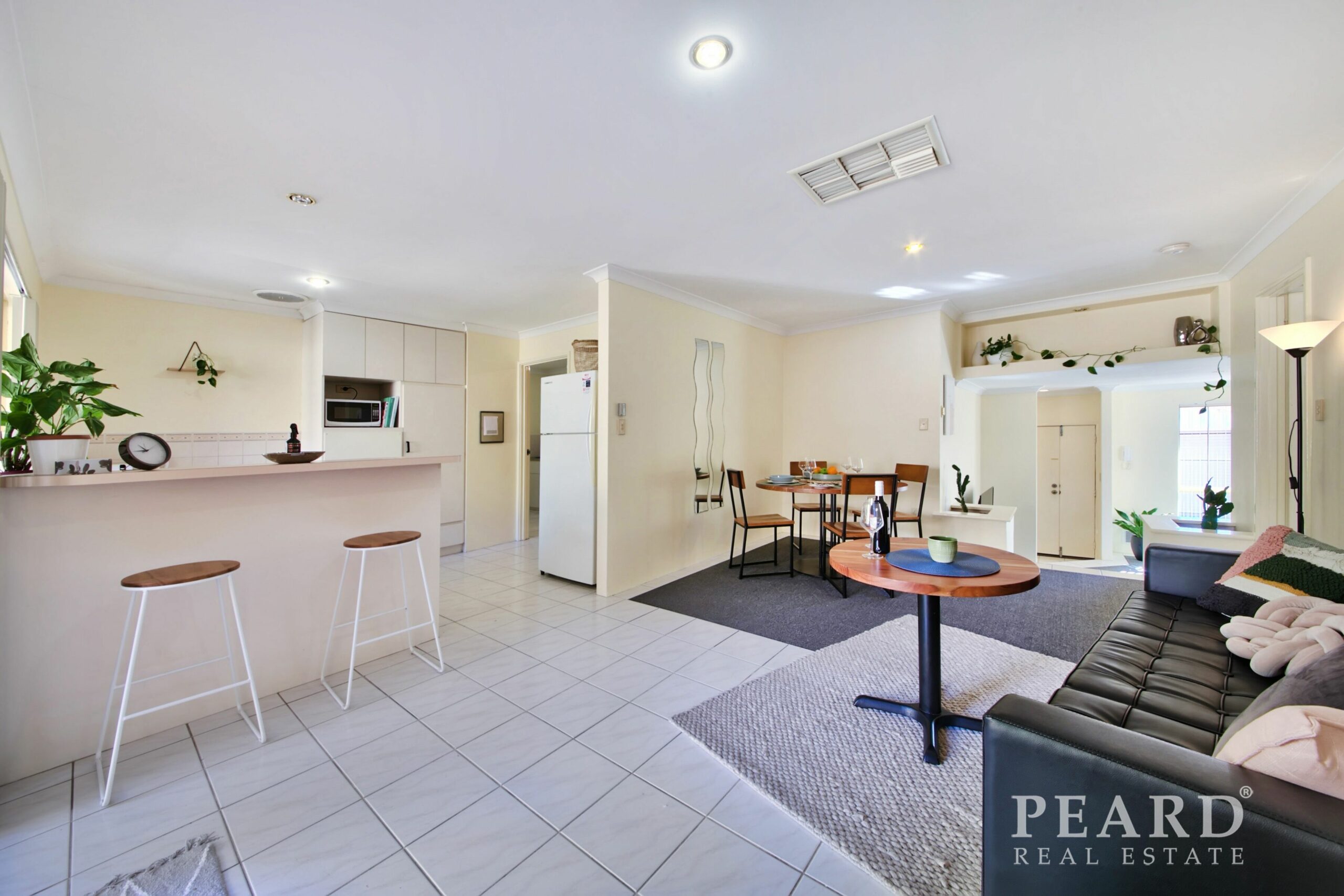 Scarborough Beach, Perth - Sun & Surf Villa