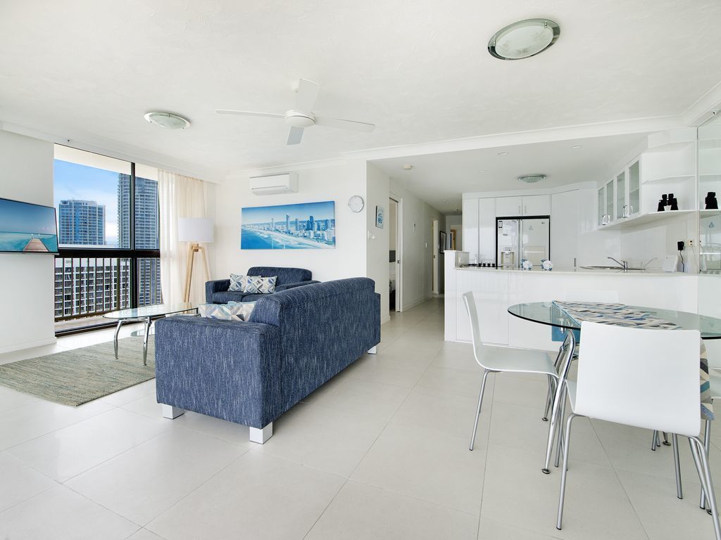 Absolute Beachfront 2 bed Imperial. Surf, Surfers Paradise