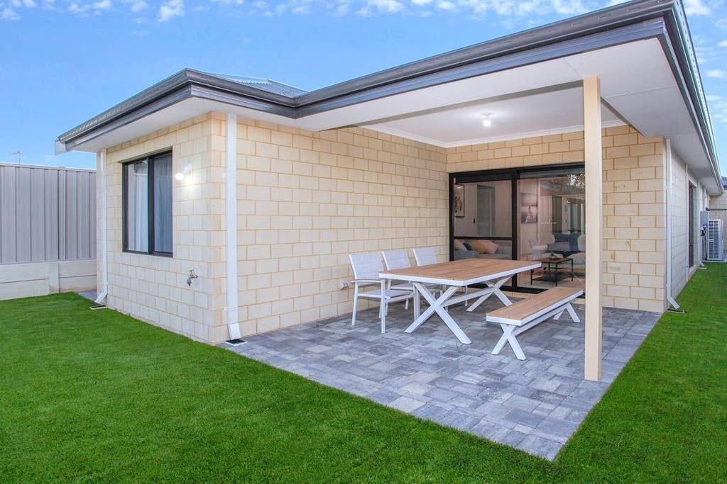 This House is a 4 Bedroom, 2 Bathrooms, Located in Rivervale, WA