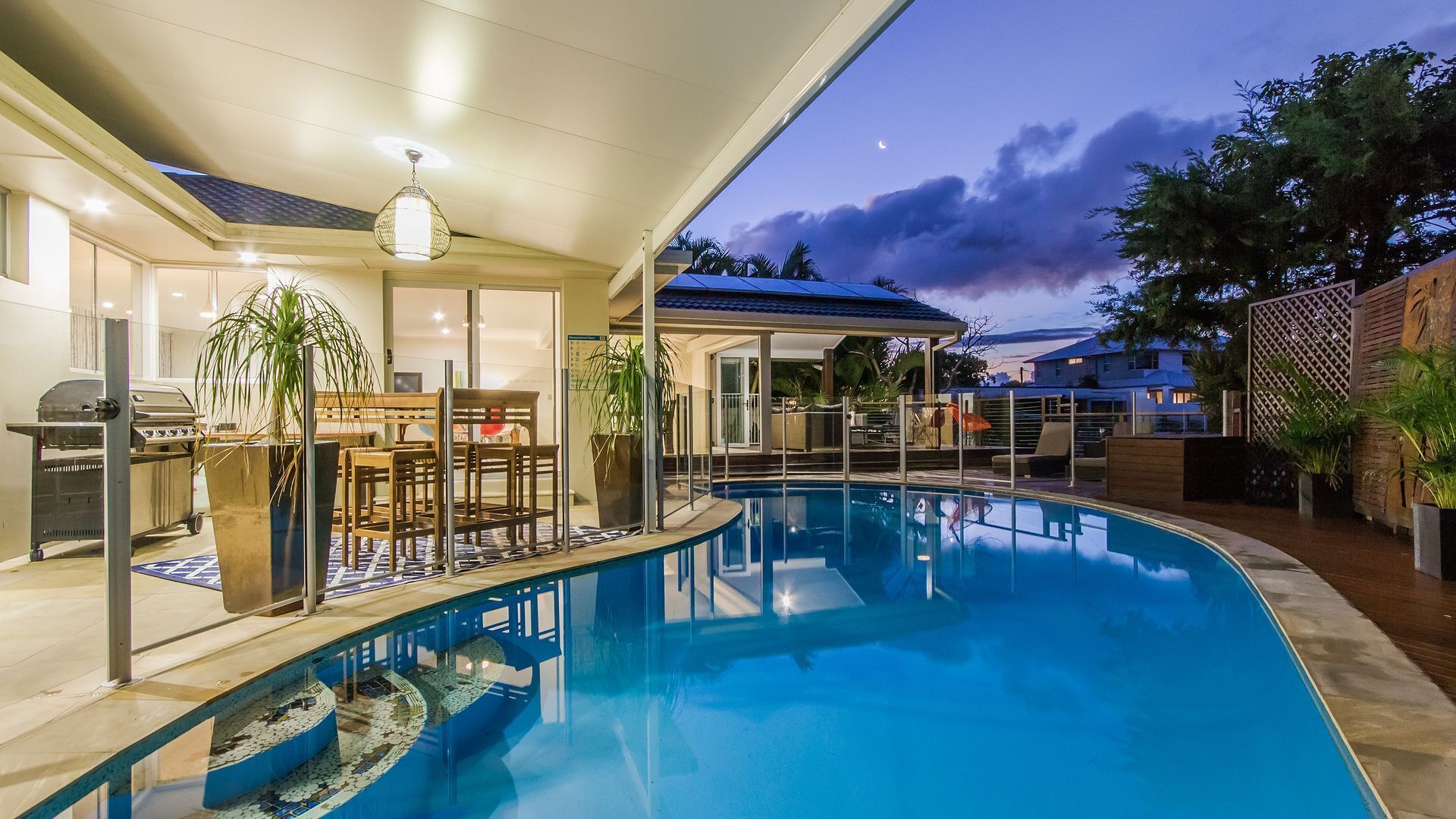 Vogue Holiday Homes - Laguna BAY @ Broadbeach