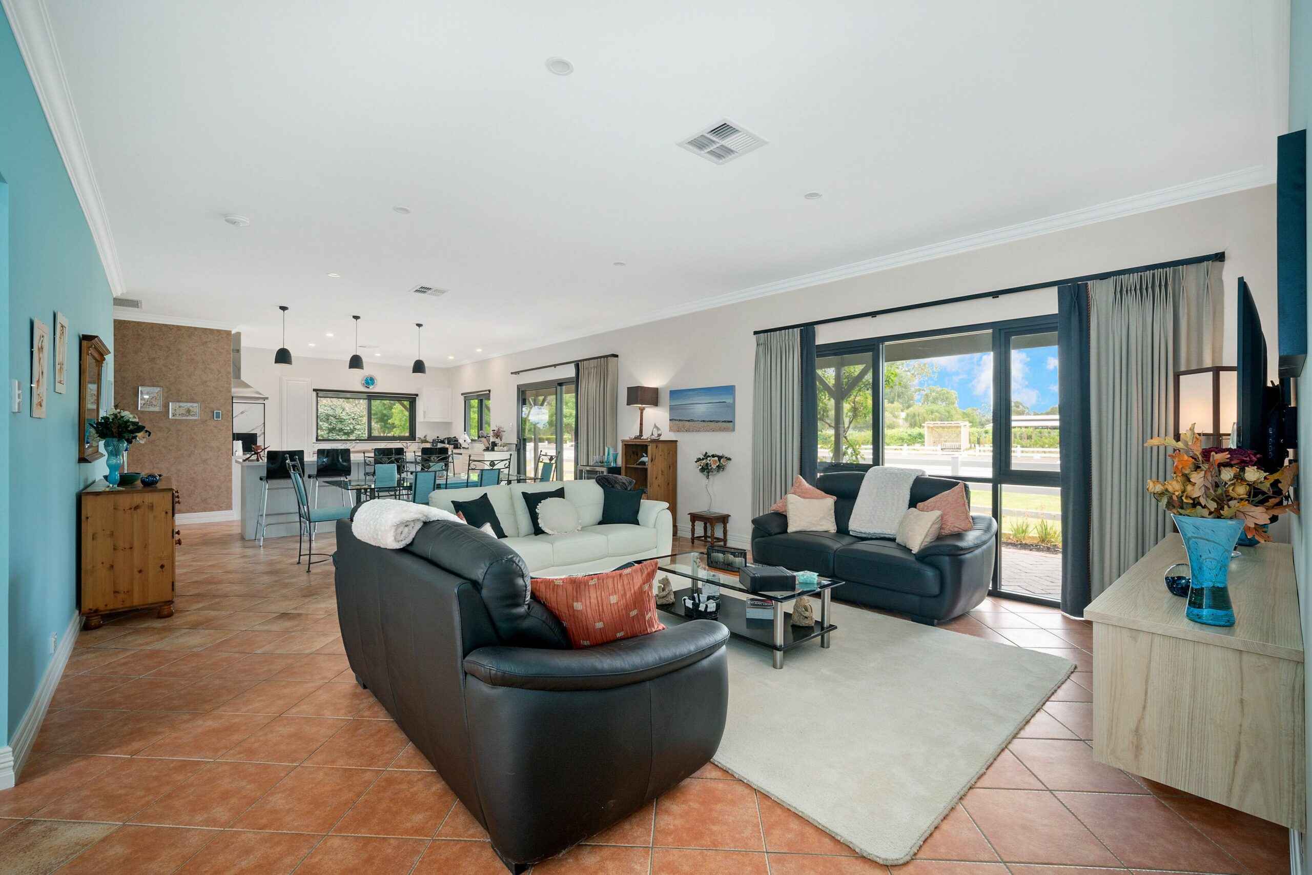 The Gatehouse at Glenbaile Estate - Luxury Living in the Swan Valley