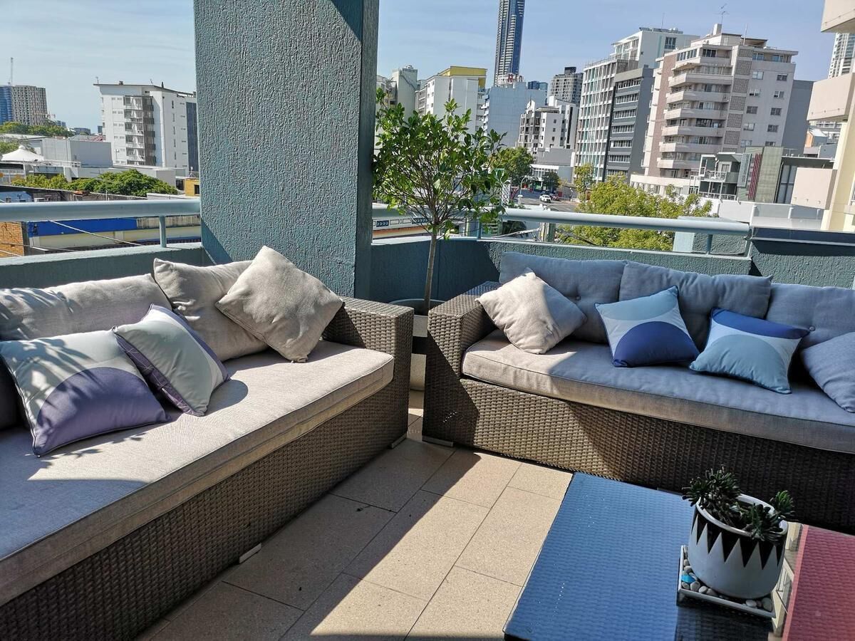 Comfortable City View Fully Furnished One-bedroom Apartment