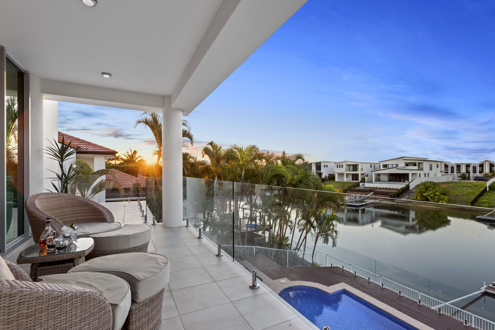 The White House GC Waterfront Home Cinema Jacuzzi Heated Pool