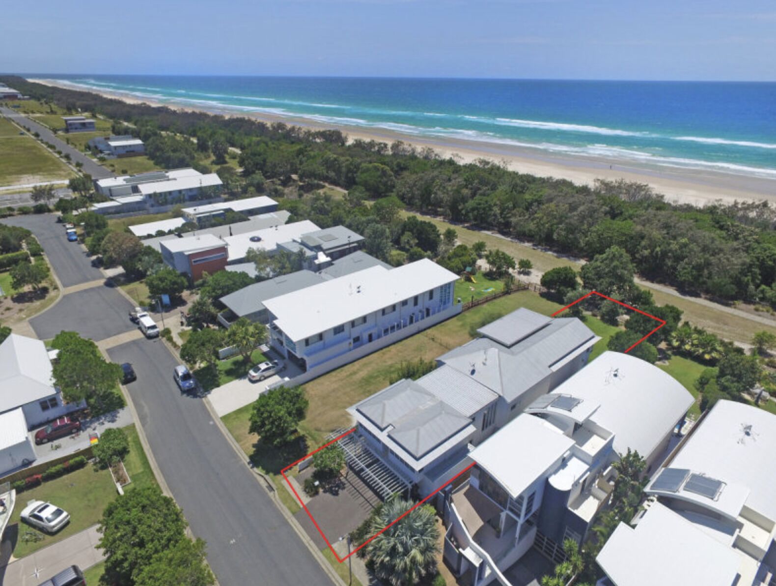 Serenity Beach Retreat - Hamptons Beach Havencasuarina - Sleeps 14 -7 Bedrooms