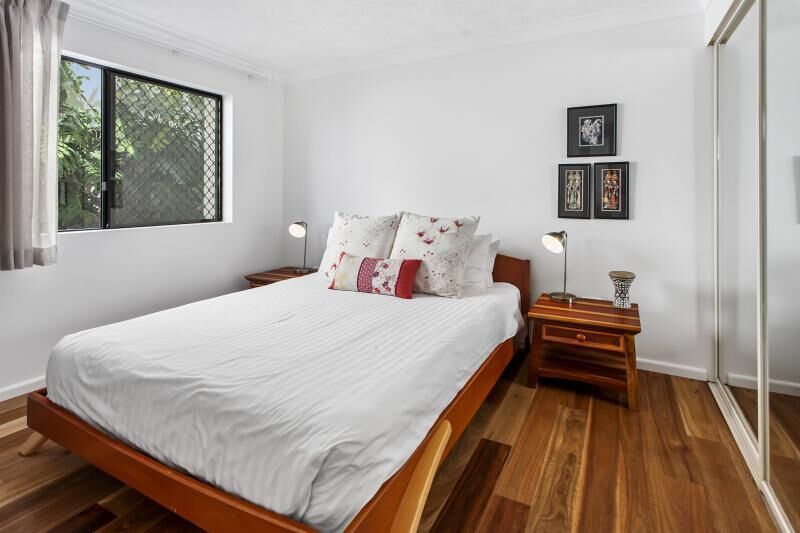 One-bed Apartment With Balcony and Parking Near CBD