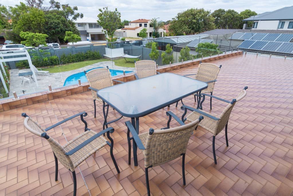 LATHLAIN DELIGHT! CLOSE TO CROWN, OPTUS STADIUM & CITY