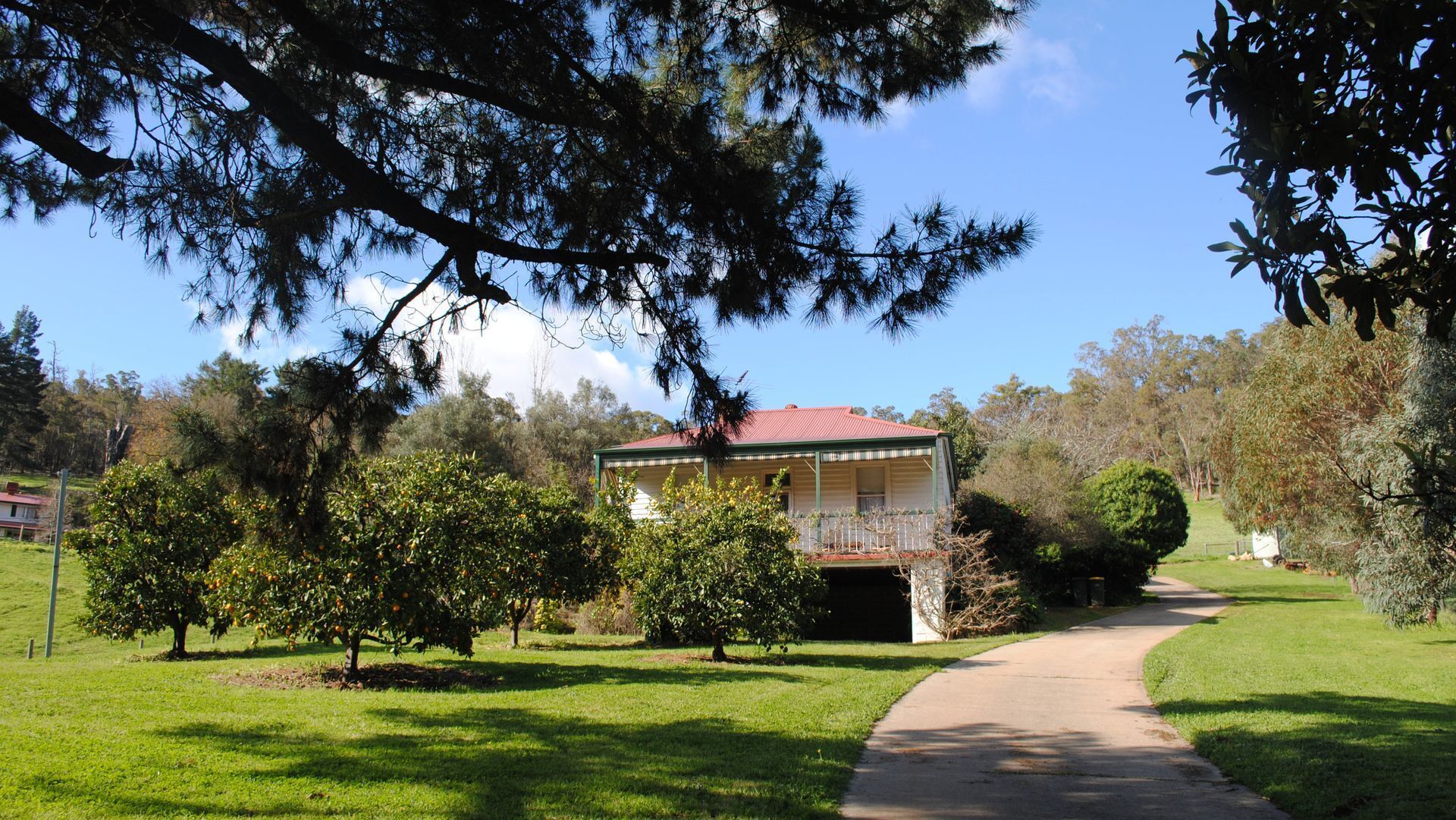 Edenside Cottage - located at Perth Hills